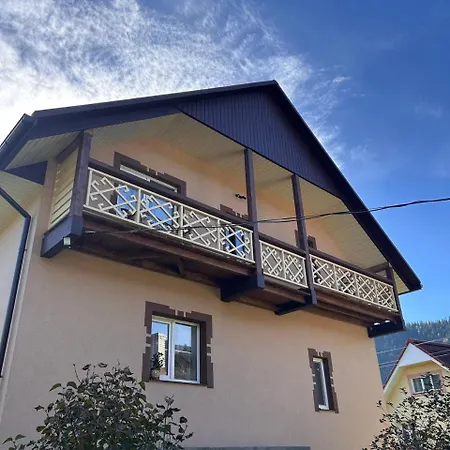 Casa vacanze в садибі черемош Krivorovnya