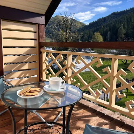 в садибі черемош