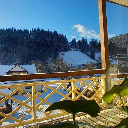 Nyaraló в садибі черемош *