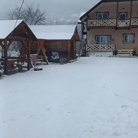 в садибі черемош Casa de Férias