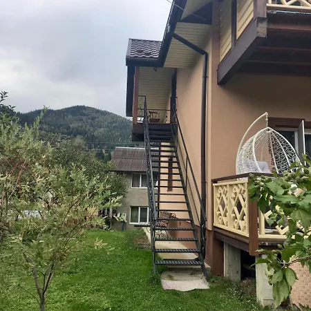 Tatil Evi іі поверх в садибі черемош