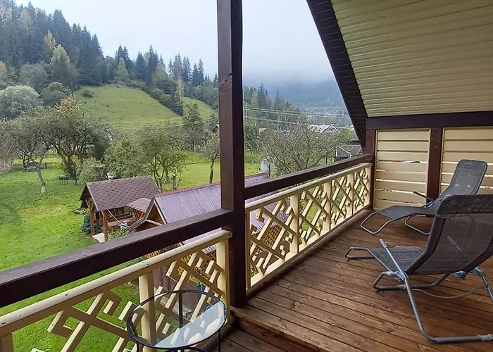 в садибі черемош Holiday home Krivorovnya